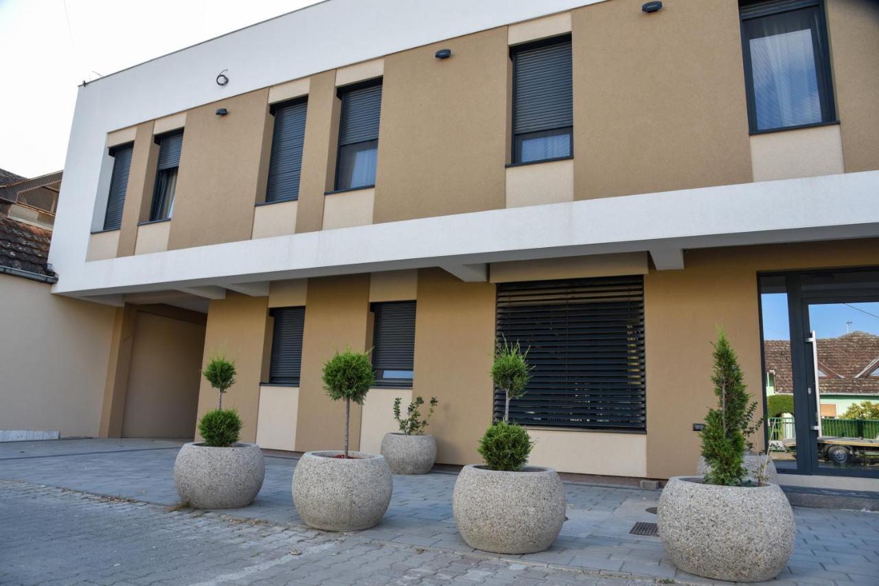 Merak Rooms & Caffe Bar Šabac Dış mekan fotoğraf